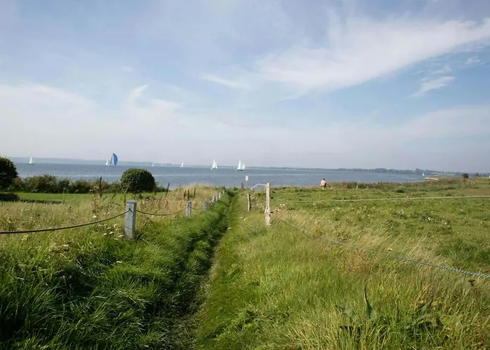 Sleep Under The Stars Near Brunsnaes Nyaraló *